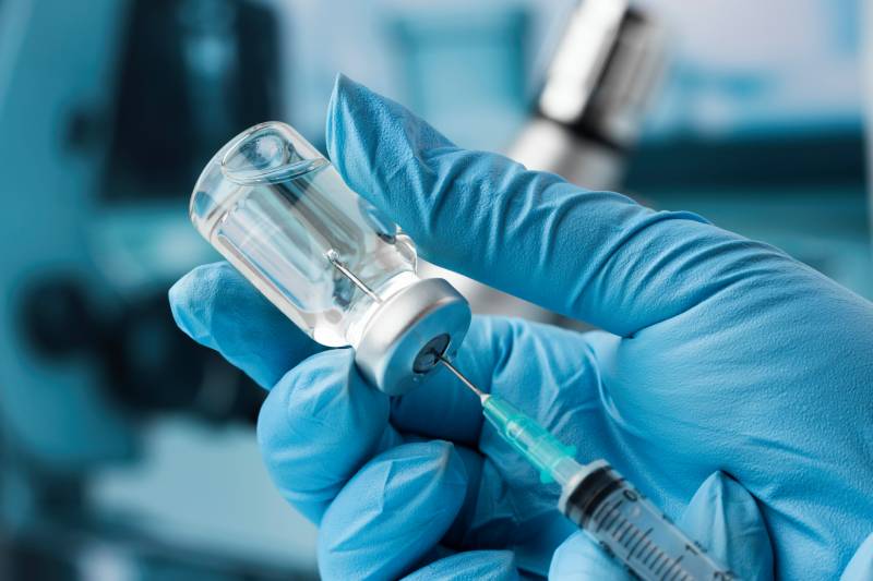 Comienza aplicación con costo de vacuna Pfizer contra COVID-19 en México