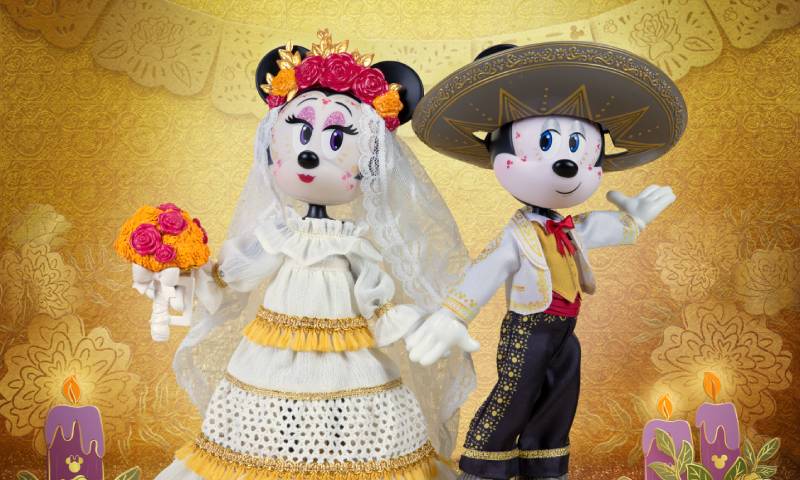 Mickey y Minnie Mouse celebran el Día de Muertos