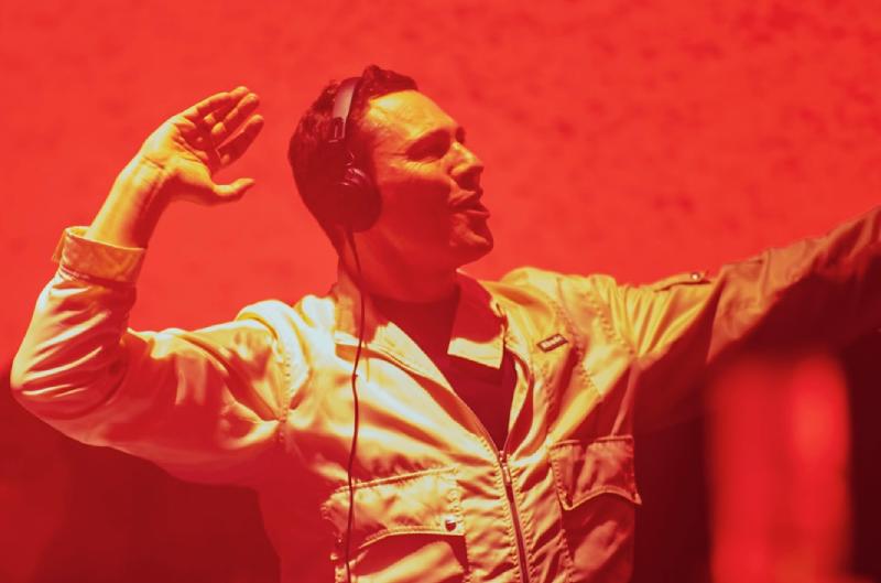 DJ Tiësto presenta Chasing Sunsets en Cabo San Lucas