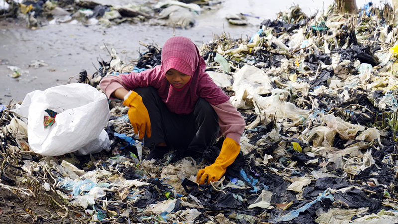 Exponen contaminación a causa del plástico