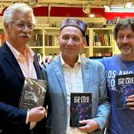 Claudio Suárez Cruzat presenta su libro “En el óvalo de luz” 