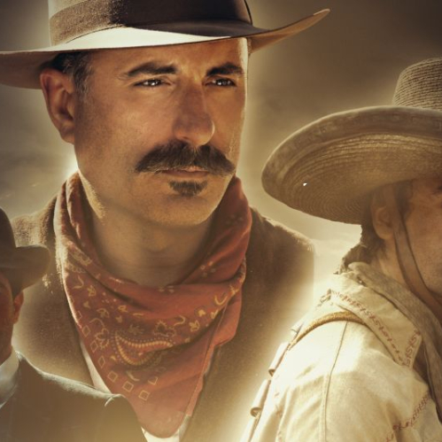 Diseño promocional del cartel de la película Cristiada. En la parte superior predomina el rostro de Andy García caracterizado con sombrero de ala ancha, bigote y un pañuelo rojo al cuello. A la derecha destaca el perfil de Oscar Isaac con sombrero de paja y bigote mirando fijamente, mientras que en el costado inferior izquierdo aparece Eduardo Verástegui luciendo traje oscuro, moño y sombrero de época. Todo sobre un fondo cálido en tonos dorados y sepia.   