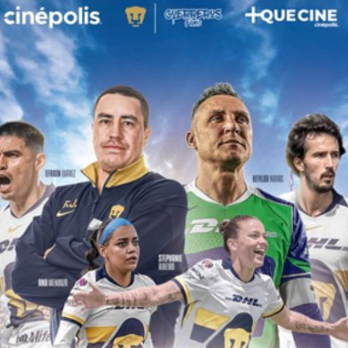 Póster con jugadores y figuras del Club Universidad Nacional en un estadio lleno, con estética deportiva y tonos azul y oro.