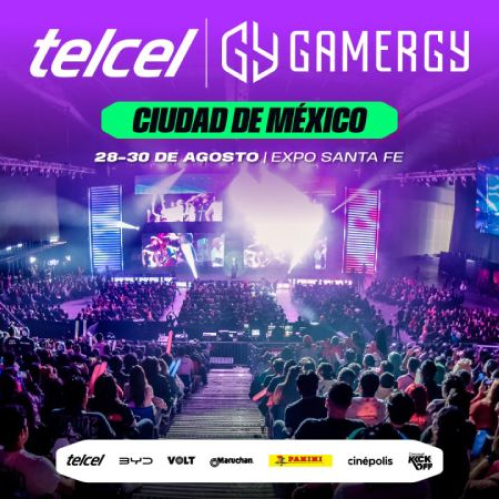 Fotografía panorámica del interior de Expo Santa Fe durante una edición de Telcel GAMERGY. Muestra una multitud abarrotada sentada en gradas oscuras mirando hacia un escenario principal iluminado con luces moradas, verdes y pantallas LED gigantes que proyectan el logotipo oficial de Telcel GAMERGY Ciudad de México. En la parte inferior se aprecian los logotipos de los patrocinadores.