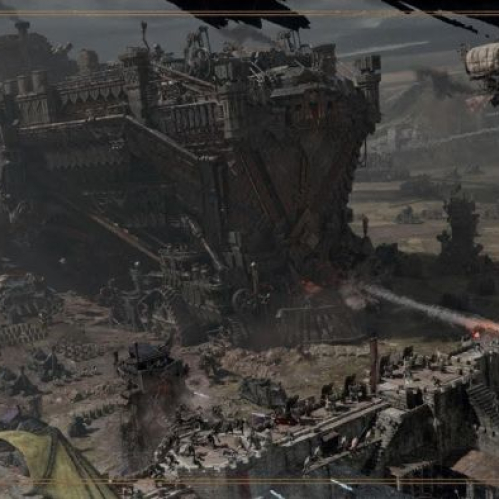 Ilustración oficial del 22 aniversario de Lineage II. La escena muestra una gran fortaleza de piedra gris bajo el asedio de un gigantesco vehículo de guerra modular de madera y metal que avanza sobre orugas. En el cielo sombrío vuelan naves tipo zepelín y un dragón alado en la esquina inferior izquierda. Sobre la muralla del castillo, pequeños soldados de infantería defienden la posición en medio de explosiones de fuego y proyectiles. En la esquina superior derecha se lee el logotipo "22 LINEAGE II Original Soundtrack" en color dorado.