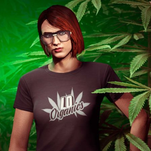 Personaje femenino dentro de GTA Online con camiseta de LD Organics rodeada de plantas, representando el evento temático 20/4.