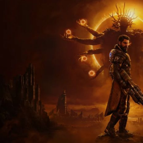 Arte clave oficial de "Saros" con Arjun Devraj de pie frente a una entidad cósmica de múltiples brazos que se alza sobre un eclipse ardiente en el planeta Carcosa.