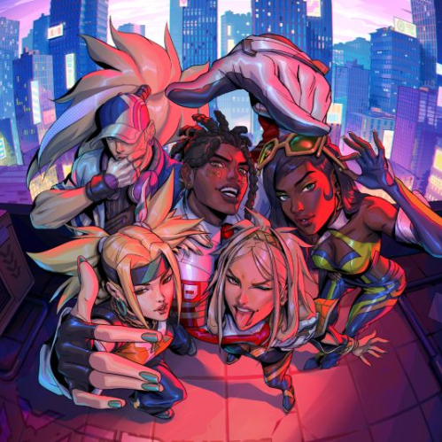 Ilustración publicitaria que muestra a los cinco integrantes del grupo virtual True Damage posando juntos en la azotea de un edificio con rascacielos iluminados al fondo bajo un cielo púrpura y el logotipo de la banda iluminado en el suelo.