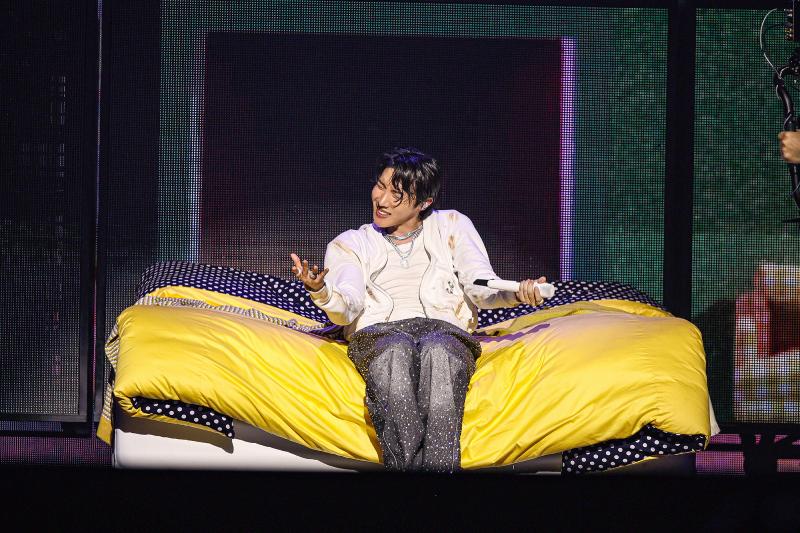 J-hope y ARMY brillan en cines con 'HOPE ON THE STAGE'