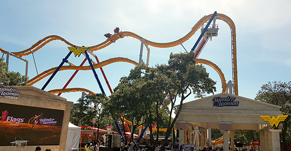PoluxWeb - La Mujer Maravilla vuela en Six Flags México