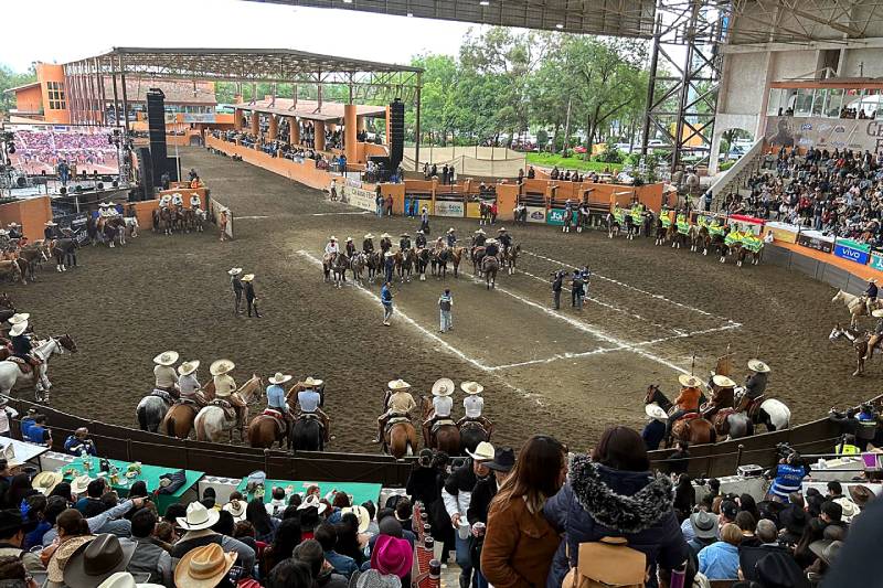 Celebran gran fiesta de la charrería