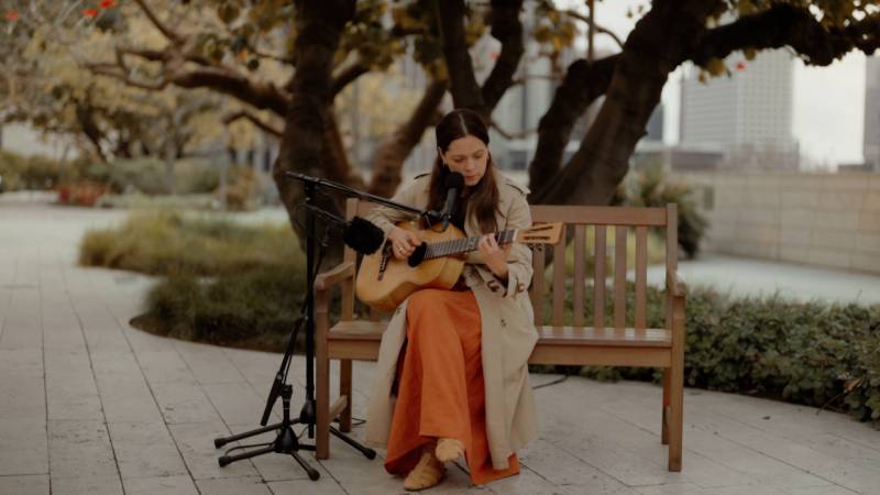 Natalia Lafourcade entrega una versión íntima de 