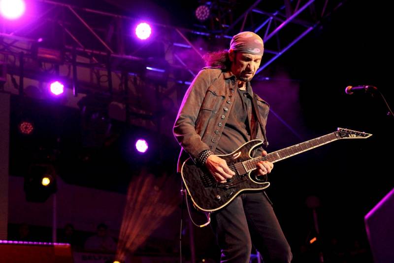 Bruce Kulick, exguitarrista de KISS, regresa a México con conciertos exclusivos