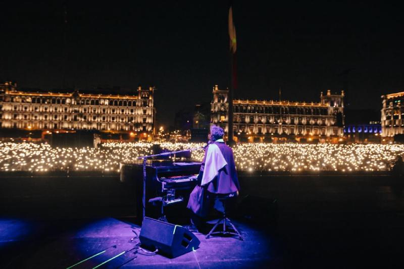 Fito Páez llena el Zócalo de la CDMX con un concierto inolvidable