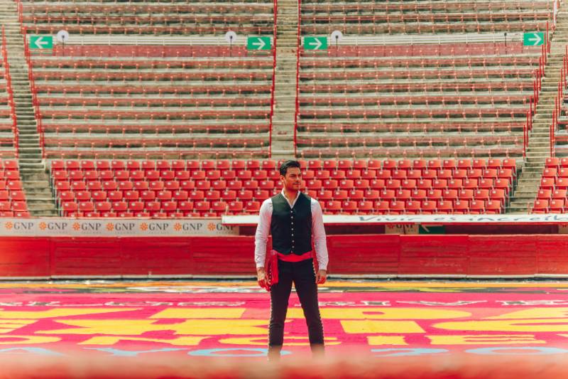 Carlos Rivera anuncia concierto en La Plaza de Toros México