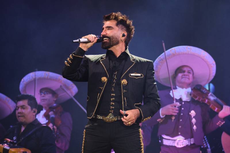 Alejandro Fernández revive su historia en el Estadio GNP