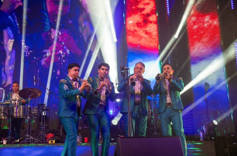 La Arrolladora Banda El Limón retumba en la Arena CDMX