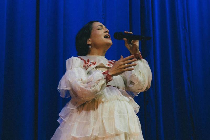 Natalia Lafourcade llena el Auditorio Nacional y transmite su canto al mundo