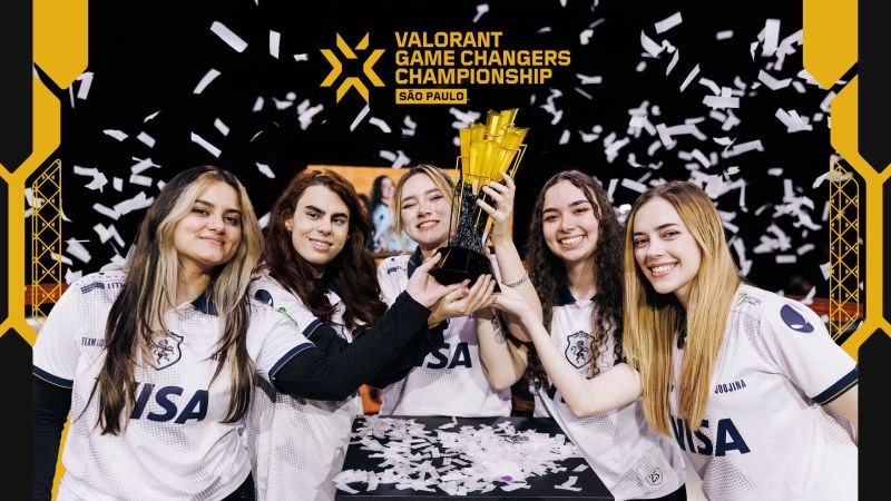 Celebración del Game Changers Championship 2026 Fotografía promocional de un equipo celebrando con un trofeo en un evento de esports.