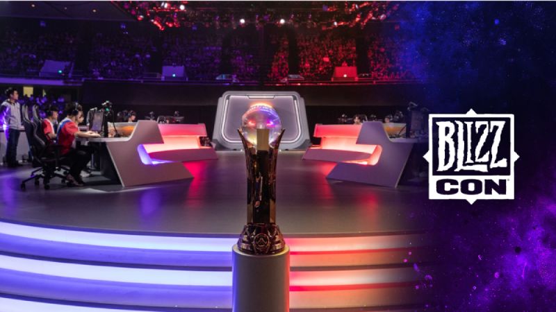 Escenario competitivo con equipos enfrentándose en una arena iluminada y un trofeo al frente.
