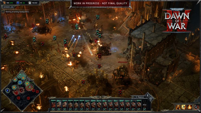 Adeptus Mechanicus en “Dawn of War IV” Escena de combate futurista con unidades mecanizadas y fuerzas alienígenas enfrentándose en un entorno industrial.