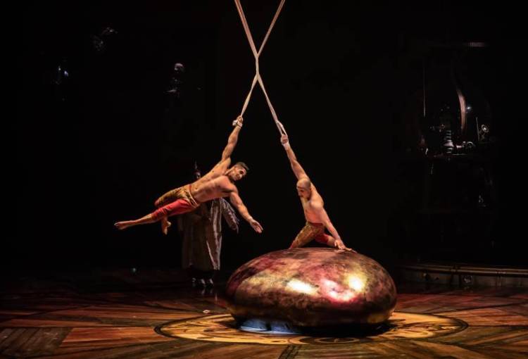 Kurios de Cirque du Soleil deslumbra en su regreso a Ciudad de México