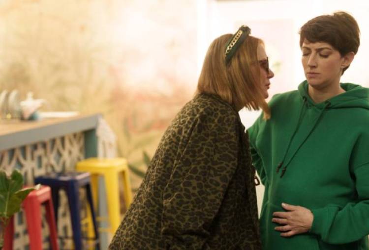 @New Mamita: La maternidad no siempre es la respuesta, ¿y si fingirlo fuera la única salida?