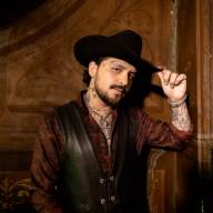 Christian Nodal estrena “X PERRO”, una crónica de corazones rotos