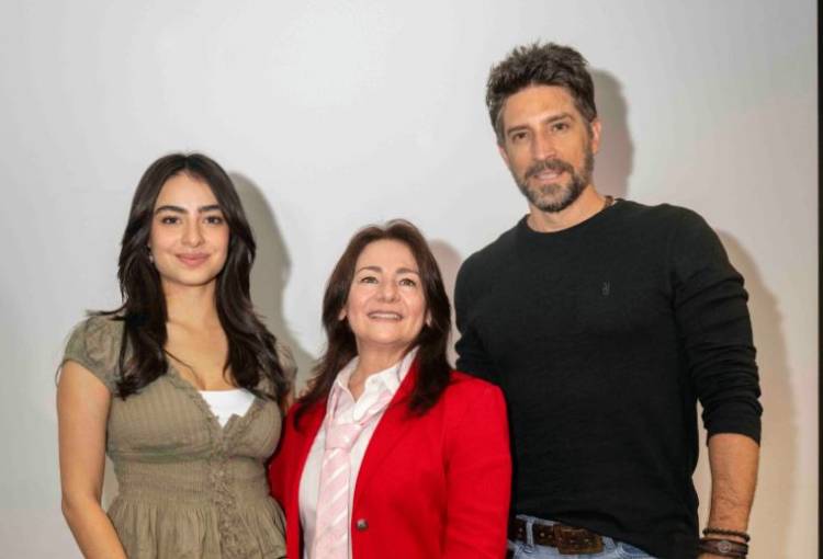 Valentina Buzzurro y David Chocarro encabezarán la nueva telenovela “Te Esperaba”